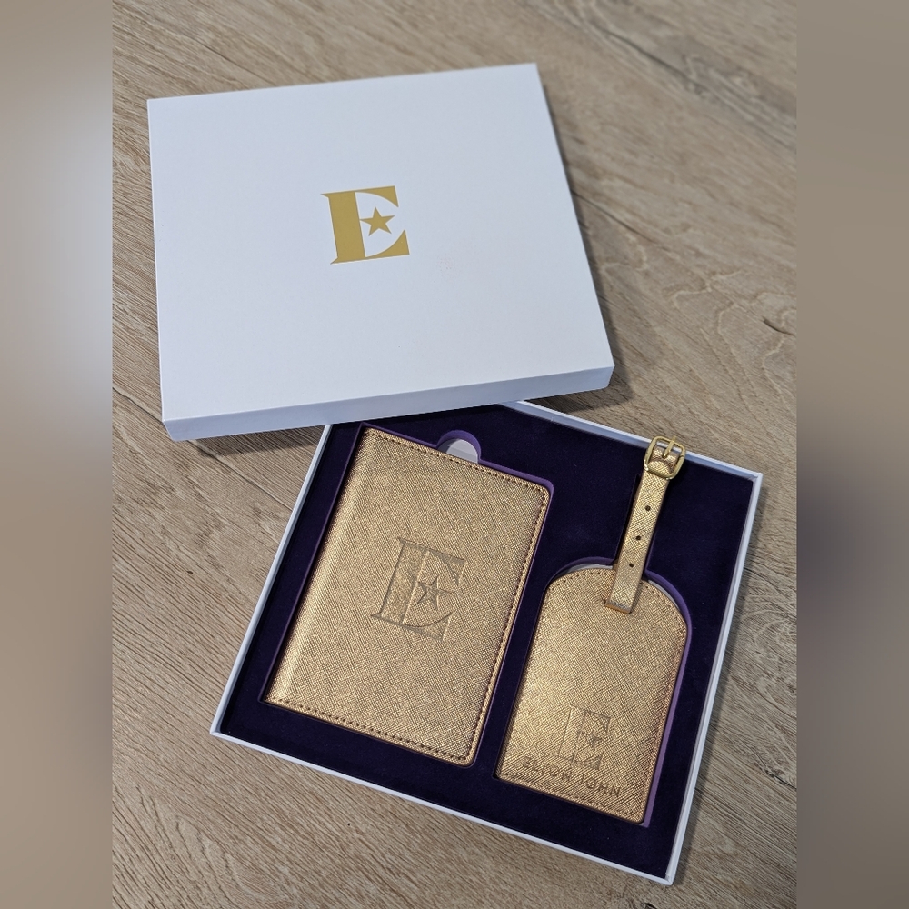 ✨Rare Limited Edition - Elton John - passport  holder & luggage tag